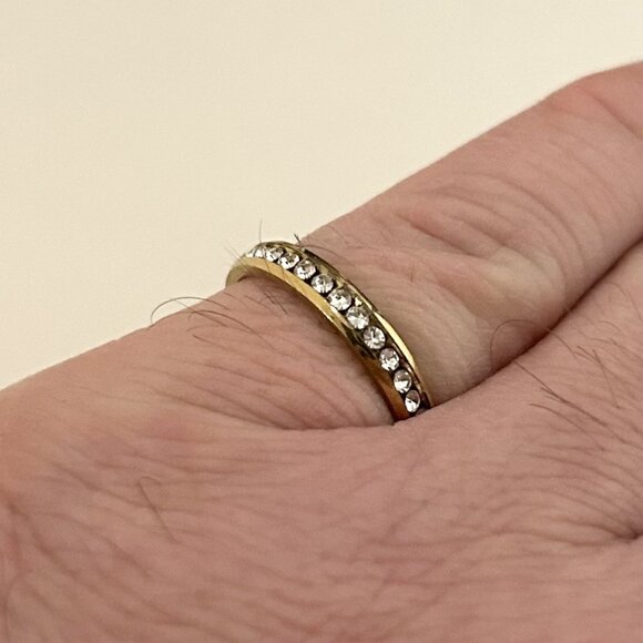 Gold Tone Ring with clear rhinestones, Size 7.5 Unisex - Picture 3 of 3